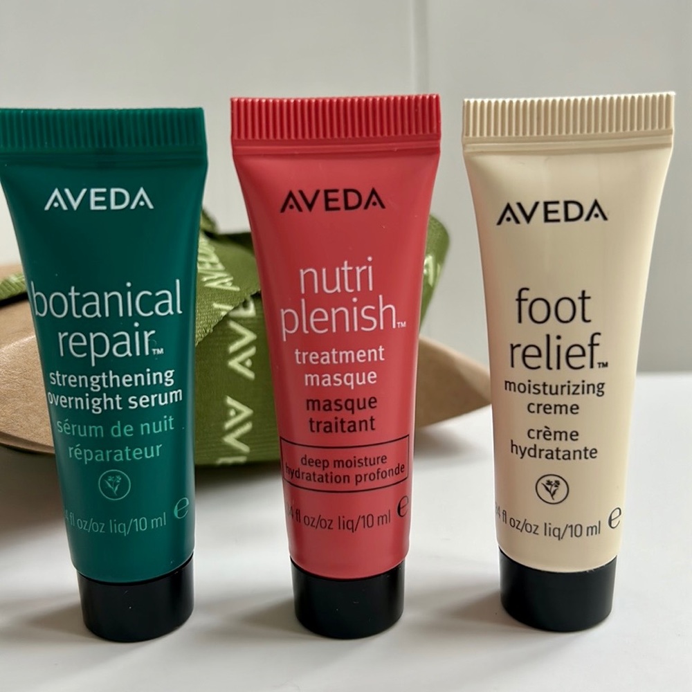 AVEDA HAIR AND FOOT CARE GIFT SET